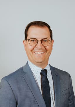 Profile photo of Dr. Brett Mcknight